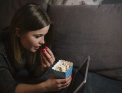 7 Karakteristik Orang yang Tertarik Film Sejarah, Menurut Psikologi