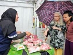 Antusias Warga Tinggi, Bazar Murah Bandung Tetap Ramai Meski Hujan