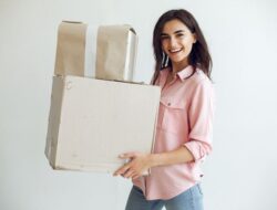 7 Kebiasaan Wanita yang Terlalu Ramah Malah Merugikan Diri