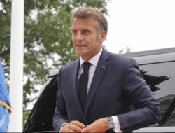 Macron Minta Sekutu Ukraina Waspada terhadap Janji Putin, Sebut Rusia sebagai Pemburu