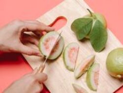Bukan Hanya Jeruk: Buah Ber-Vitamin C Tinggi