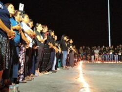 Aksi Bakar 1.000 Lilin Warga Nagekeo Minta Keadilan untuk Prada Lucky Namo