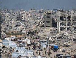 Hampir Sepekan Dibombardir, Ratusan Warga Gaza Lari dari Rumah