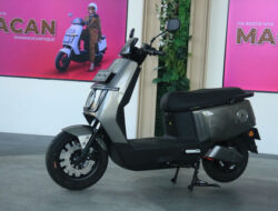 Manfaat Membeli Motor Listrik Polytron Fox 200 dengan Sistem Sewa Baterai