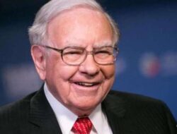 Warren Buffett: Hentikan 5 Kebiasaan Finansial Ini, Kelas Menengah!