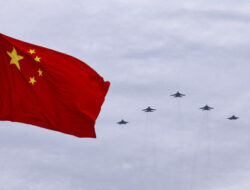 China Tampilkan Pesawat Tempur Canggih J-20 dan J-35 dalam Parade Militer