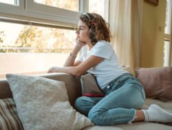 8 Perilaku Wanita yang Sulit Dipahami Orang Lain