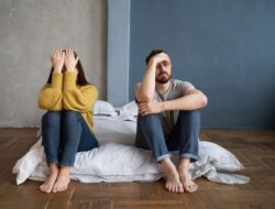 Wajib Diketahui! 3 Tanda Pasangan Menyerah Secara Emosional