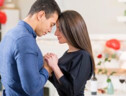 7 Hal Tak Nyaman yang Dilakukan Orang yang Benar-Benar Mencintai Pasangan
