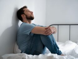 10 Tanda Pria Kehilangan Emosi dan Kekecewaan Hidup