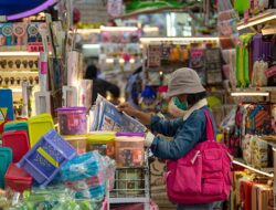 Indeks Keyakinan Konsumen Jatuh, Daya Beli Diprediksi Menurun Tajam