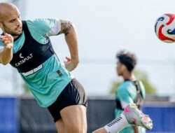 Fakta Menarik Persib Bandung vs Persebaya Surabaya: Si Jago Kandang Lawan Si Jago Tandang!