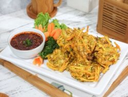 Resep Bakwan Sayur Crispy dengan Sambal Gula Merah Pedas