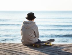 Psikologi: Perbedaan Introvert dan Antisosial, Jangan Salah Paham!