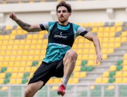 Nasib Tragis Dejan: Striker yang Sering Dapat Kartu di Persebaya Surabaya