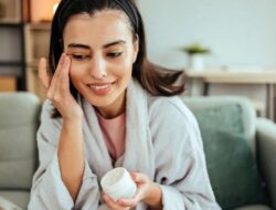 20 Pilihan Cleansing Balm Ramah Kulit Sensitif untuk Menghapus Makeup Tahan Air