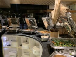 Ini Alasan Chef Larang Pakai Sandal Hotel Saat Sarapan