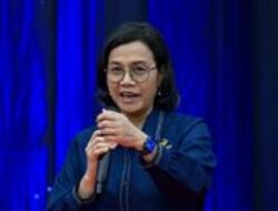 Setelah Tak Lagi Jabat Negara, Sri Mulyani Terima Manfaat Pensiun, Dirut Taspen Serahkan Langsung!