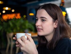 10 Hal yang Sering Dianggap Kasar dari Introvert oleh Ekstrovert, Mengapa?