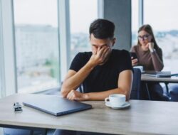 7 Kebiasaan yang Menghalangi Hubungan Emosional dan Menjauhkan Orang dari Anda