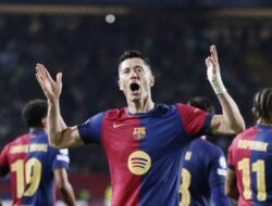 Deco Masih Tunda Keputusan Masa Depan Lewandowski di Barcelona