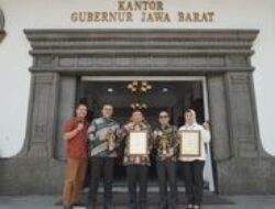 Lebih Banyak Blanko KTP: Bupati Garut dan Disdukcapil Dapat Penghargaan Terbaik