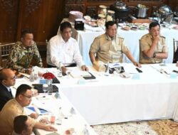 3 Ancaman Besar Prabowo hingga Kementerian Terbaik Nasional