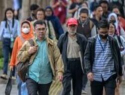 Membawa Tas di Satu Bahu: Gaya Ringan, Beban Berat