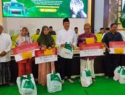 Mensos Beri Bantuan dan Evaluasi Keluarga Korban Ponpes Al Khoziny