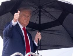 Trump Sebut Dirinya Ahli Damai, Siap Mediasi Pakistan-Afghanistan