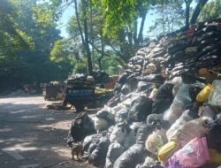 Sampah Menumpuk di Bandung Akibat Pemangkasan Kuota ke Sarimukti, Warga Terdampak Bau Busuk