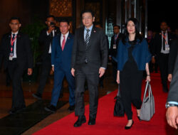 Istri PM Singapura Bawa Dua Tas di Red Carpet Malaysia Jadi Sorotan