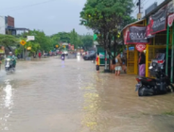Hujan Deras Lumpuhkan Jalan Nasional Blora-Cepu