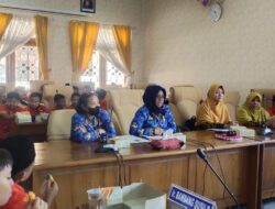 Siswa dan Orang Tua Serbu Kantor DPRD Usai Sekolah Ditutup, Minta Pindah ke SD Lain: Kami Tidak Terima