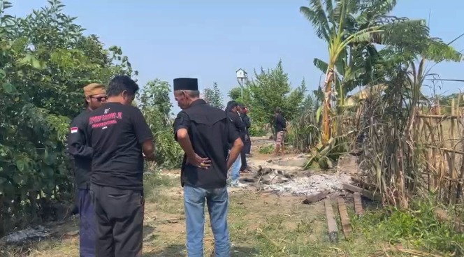 Pembongkaran Makam Palsu