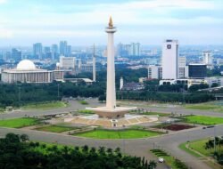 Monas Penuh Saat Perayaan HUT TNI, Perebutan Tempat Bikin Anak Menangis