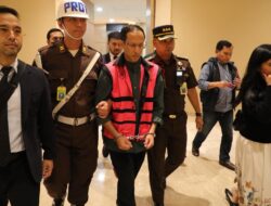 Hotman Paris Mundur dari Kasus Chromebook Nadiem