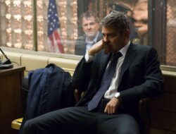10 Film Karya Tony Gilroy, Sutradara Drama Politik Membekas
