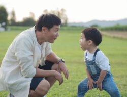 Seni Mengasuh: 10 Tips Anak Cinta dan Hormati Orang Tua Selamanya