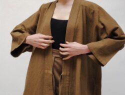 8 Model Outer Trendi dan Modis untuk Perempuan, Stylish!