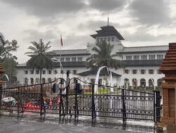 Konsep Pagar Gedung Sate Viral, Ahli Sebut Gapura Candi Bentar Menarik