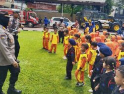 Tanamkan Tertib Berlalu Lintas Sejak Dini, Polantas Brebes Kenalkan Rambu Lalulintas ke Pelajar TK