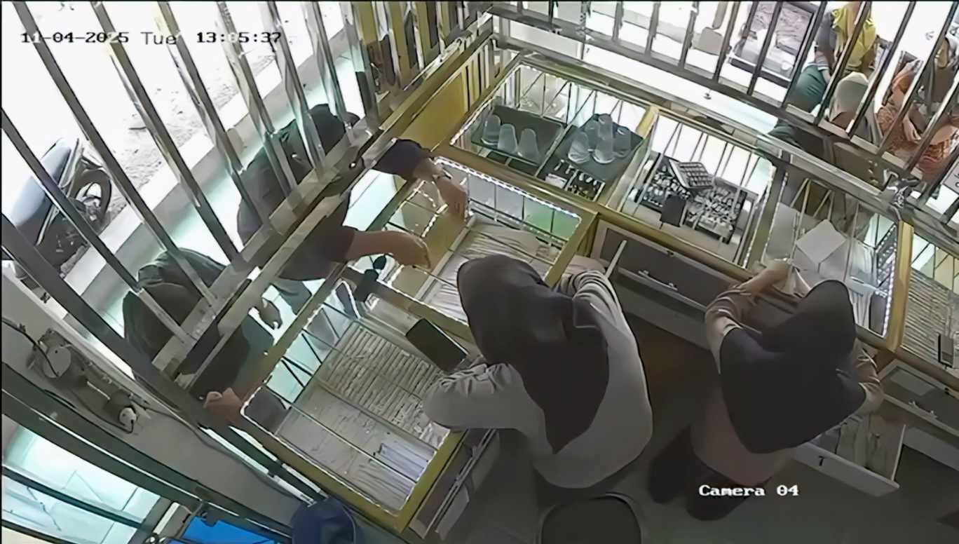 Pencurian Toko Perhiasan