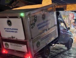 Mobil SPPG BGN Tersangkut Palang Pembatas Tinggi Kendaraan di Ketanggungan Brebes