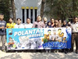 Polantas Brebes Menyapa Buruh, Ajak Tertib Berlalu Lintas di Kawasan Industri