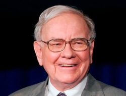 Warren Buffett: 5 Pengeluaran yang Harus Dihindari Kelas Menengah