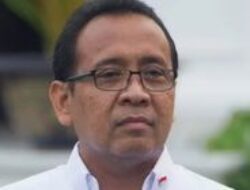 Ahmad Khozinudin: Pratikno Tak Bisa Lepas dari Kontroversi Ijazah Jokowi
