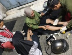 Pengendara Motor Tergelincir di Tikungan Pasar Induk Brebes Gegara Tumpahan Solar
