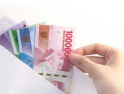 Berapa Tabungan Ideal di Usia 20, 30, 40, dan 50?