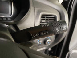 Jangan Dadakan, Ini Cara Benar Mengaktifkan Lampu Sein